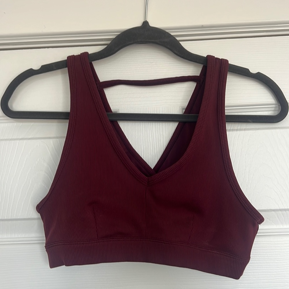 ALO Yoga Sports Bra Maroon size Medium